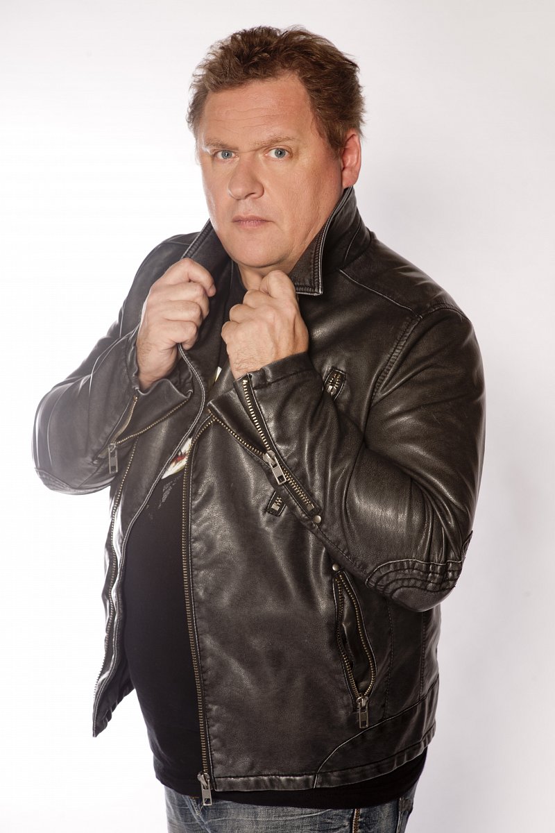 Druhá řada seriálu Gympl s (r)učením omezeným