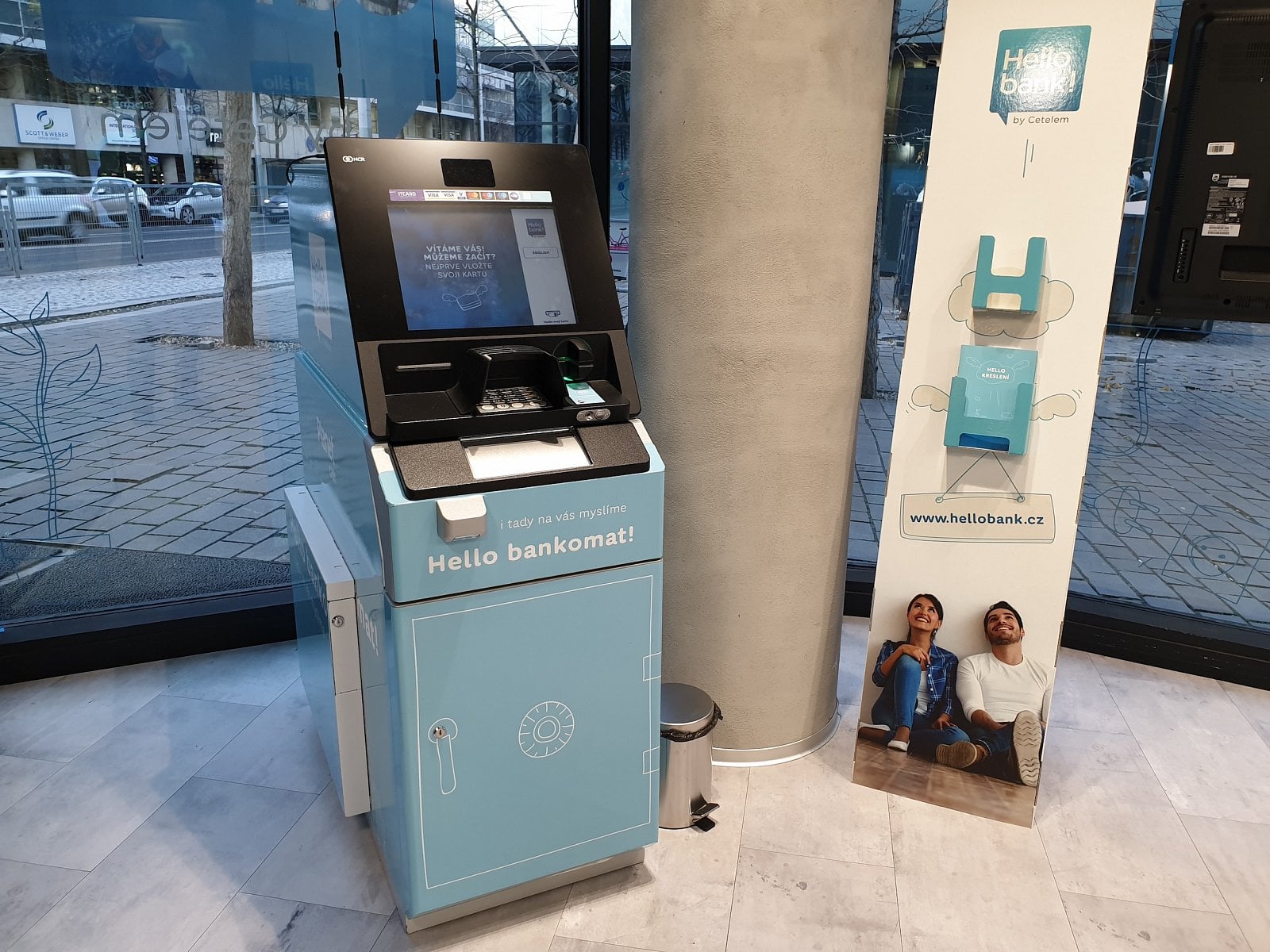 Bankomat Hello bank! v centrále banky (Karla Engliše 3208/5, 150 00 Praha 5)