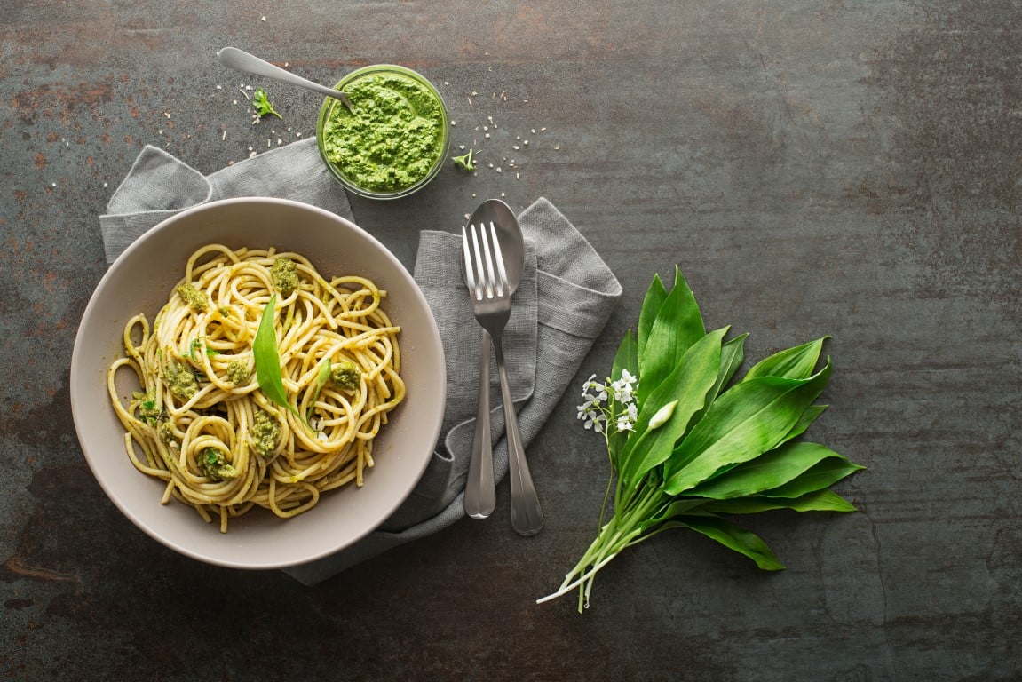 Medvědí česnek - špagety s pestem