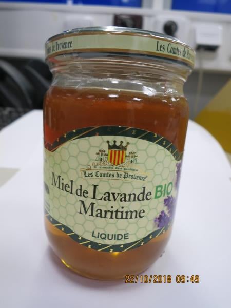 Falšované potraviny - Med z mořské levandule BIO tekutý. Pylová analýza prokázala, že se nejedná o med levandulový. Obsah látky hydroxymethylfurfural (HMF) byl vyšší, než je stanoveno v přílušném právním předpise. Hydroxymethylfurfural (HMF) je látka, která vzniká například při vyšších teplotách během zpracování medu.