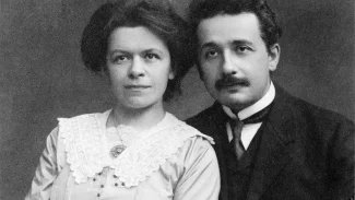 Mileva Marič s manželem, Albertem Einsteinem, rok 1912