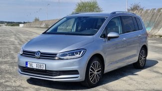Náhledový obrázek - Test: Volkswagen Touran 2.0 TDI DSG drtí svou konkurenci i po 11 letech výroby. Jeho odchod do důchodu ale byl nevyhnutelný