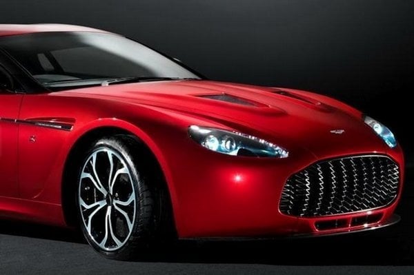 2011-03-aston-martin-vantage-v12-zagato-1.jpg