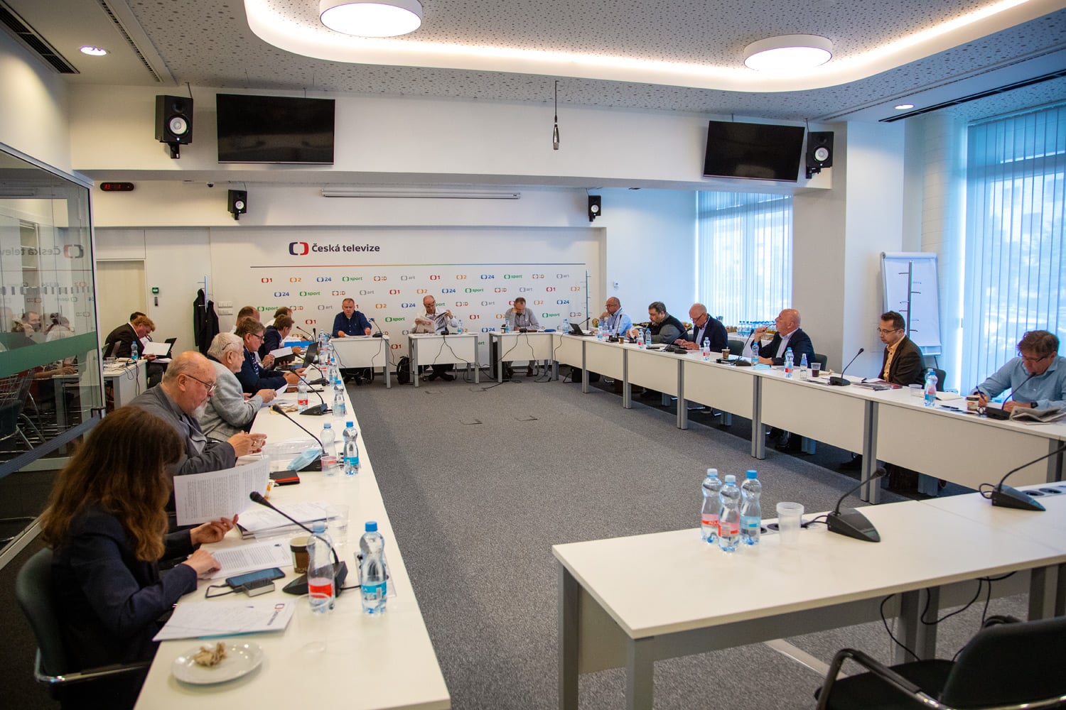 Na zasedání 3. června 2020 se sešla v obměněné sestavě. Na konci května totiž poslanci vybrali tři nové radní - Hanu Lipovskou, Pavla Matochu a Lubomíra Veselého.