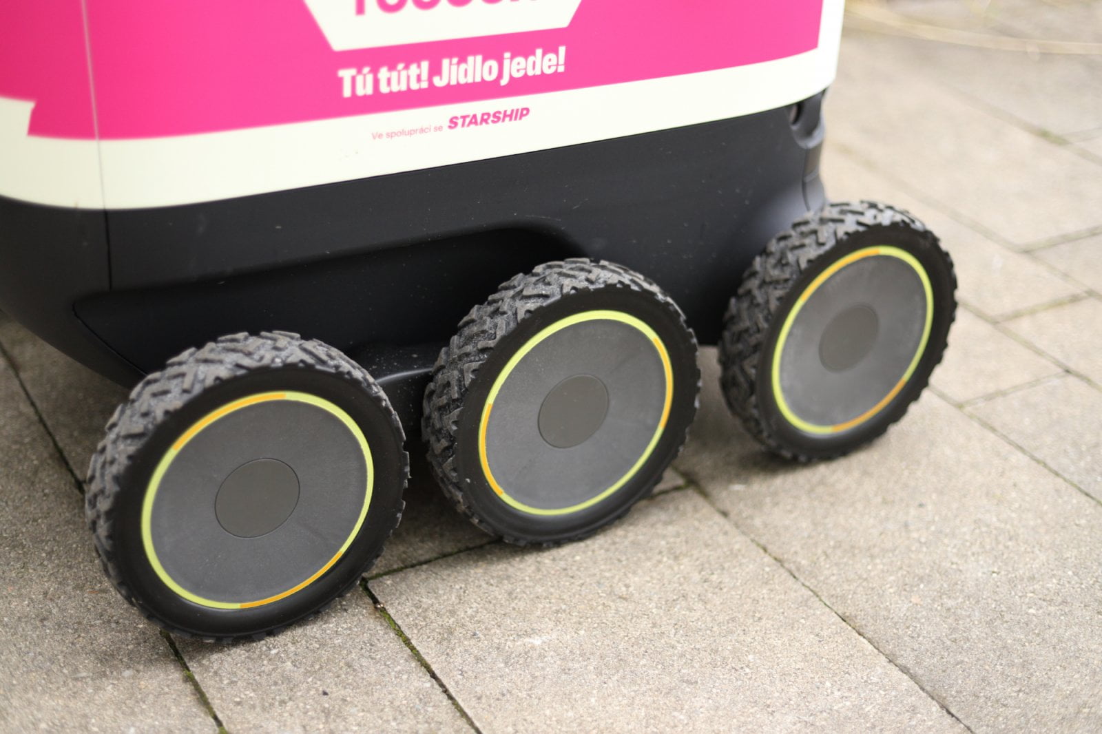 Robot - Foodora - Starship Technologies - autonomni rizeni