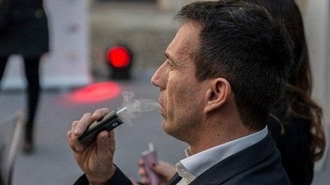 Náhledový obrázek - Tabákový průmysl chce od států podporu nehořlavých cigaret
