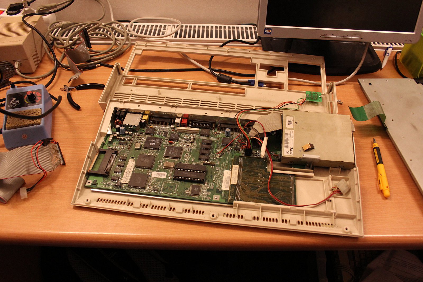 Amiga 1200 uvnitř.
