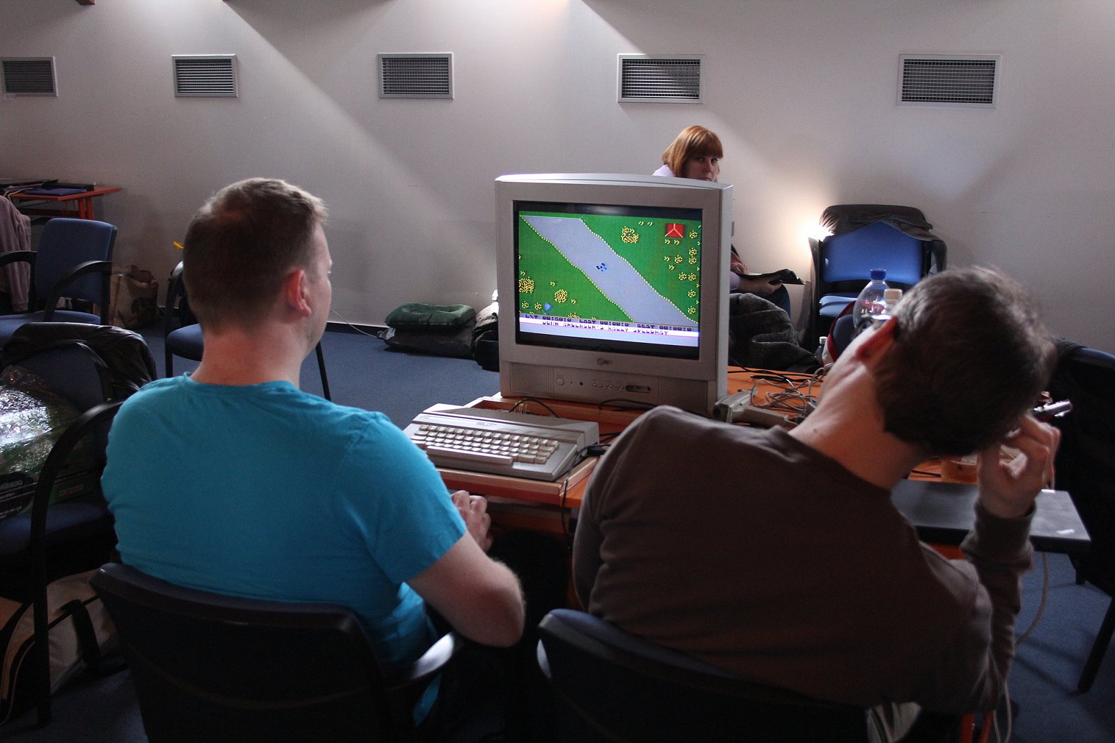 Skvělá hra Rally Speedway běží na Atari 800XE.