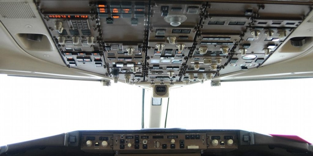 2015-09-boeing-757-hotelovc3a9ho-c599etc49bzce-four-seasons-12.j