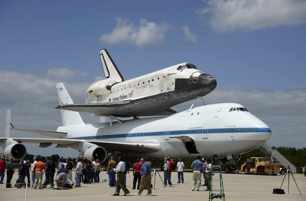 2012-04-pc599c3adprava-na-poslednc3ad-let-raketoplc3a1nu-discove