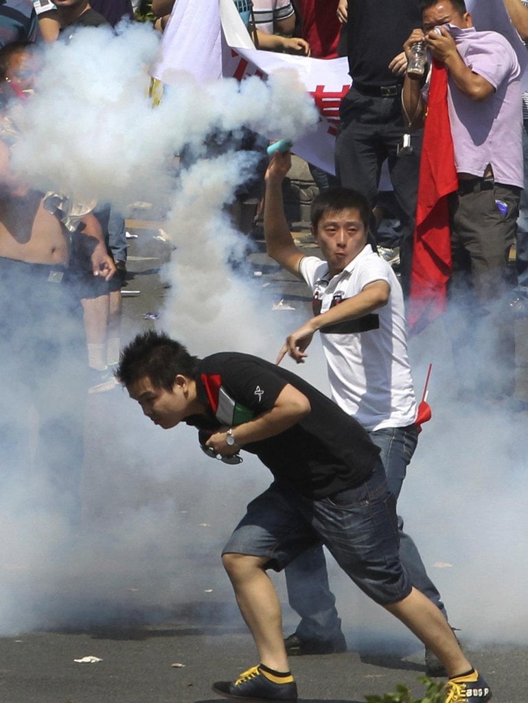 2018-11-c48dc3adc588anc3a9-vyc5a1li-do-ulic-demonstrovat-proti-j