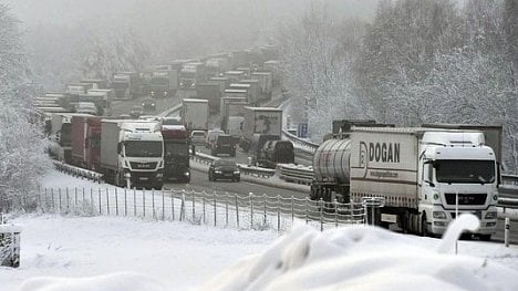 Náhledový obrázek - Reakce na loňský kolaps: na dvou úsecích D1 bude zákaz předjíždění kamionů