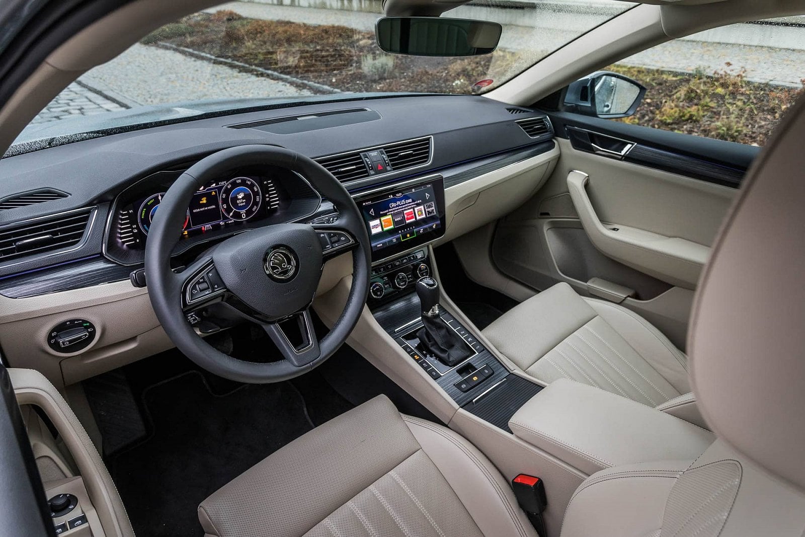 2020-05-skoda-superb-iv-vs-passat-gte-27.jpg