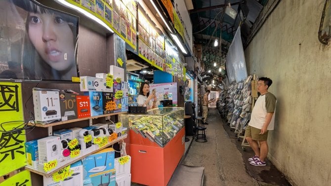 Apliu Street Flea Market v Hongkongu