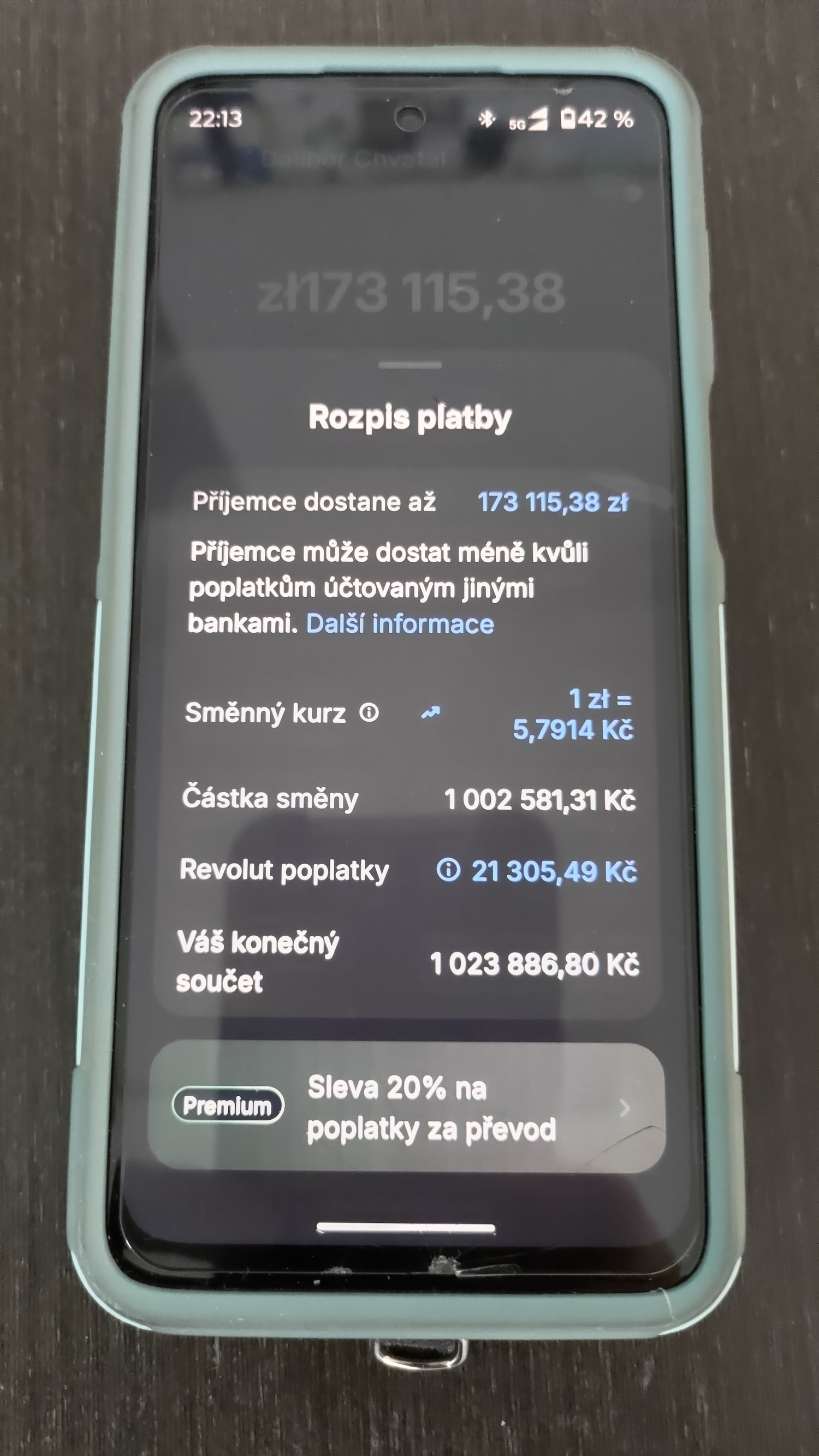 Za zahraniční platbu v PLN přepočtu cca 1 mil. Kč u Revolutu zaplatíte přes 21 000 Kč. A k tomu horší kurz, pokud máte jen základní bezplatný tarif. (01. 02. 2026)