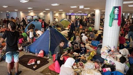 Náhledový obrázek - Orbán si posvítí na Sorosovy neziskovky. „Všemi způsoby"