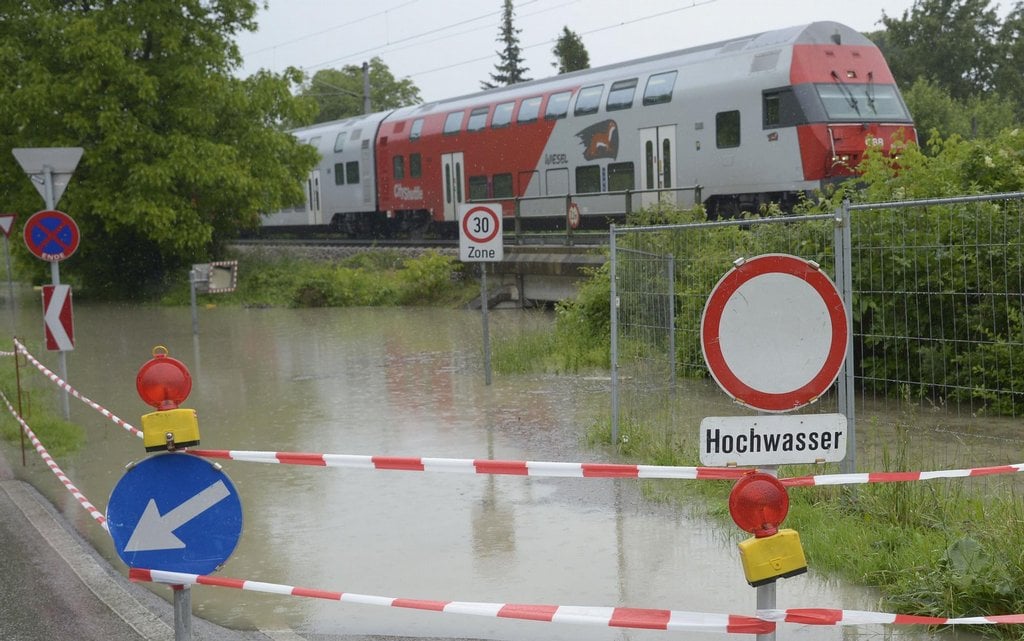 2010-01-velkc3a1-voda-kromc49b-c48deska-stc3a1le-suc5beuje-i-dal