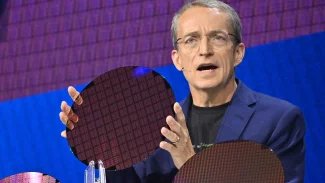 Wafer s 3nm čipy Sierra Forest od Intelu, obsahujícími 144 jader
