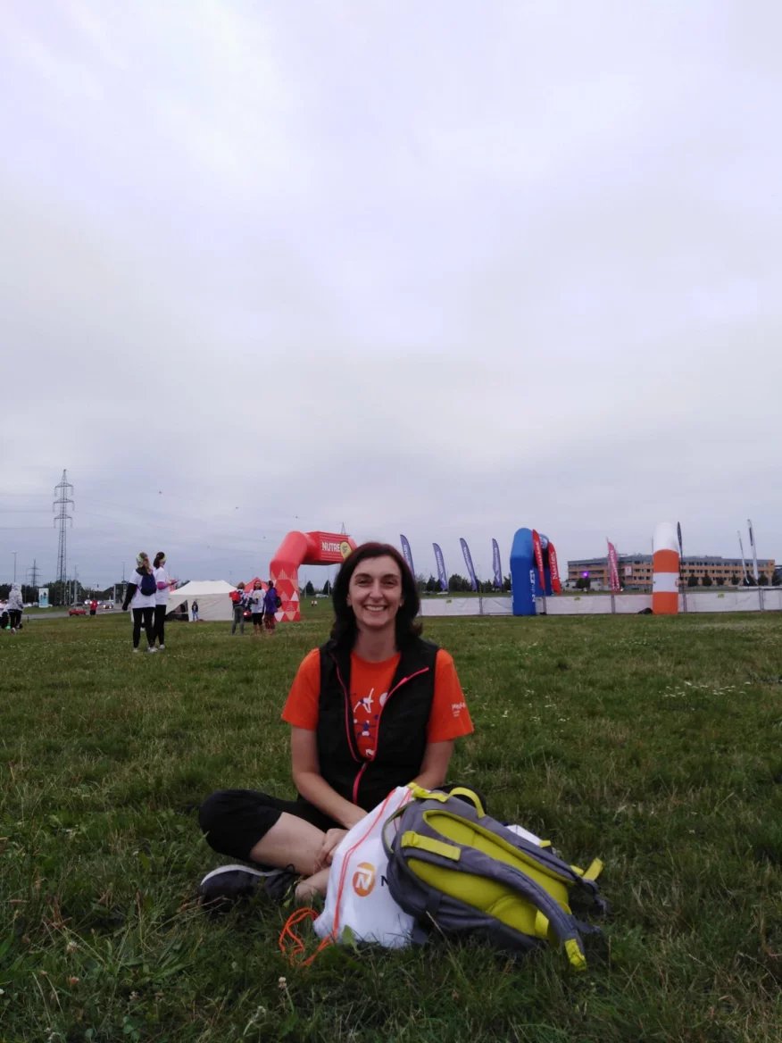 Musela omezit své sportovní aktivity, například jízdu na kole, už se skoro nepostaví na lyže, úplně zrušila bruslení jak na ledě, tak na in-line bruslích. Zkoušela si udělat kurz na řízení bezmotorového letadla. Intenzita soustředění a nemožnost si kdykoli dle potřeby odpočinout ji však donutily od létání upustit.