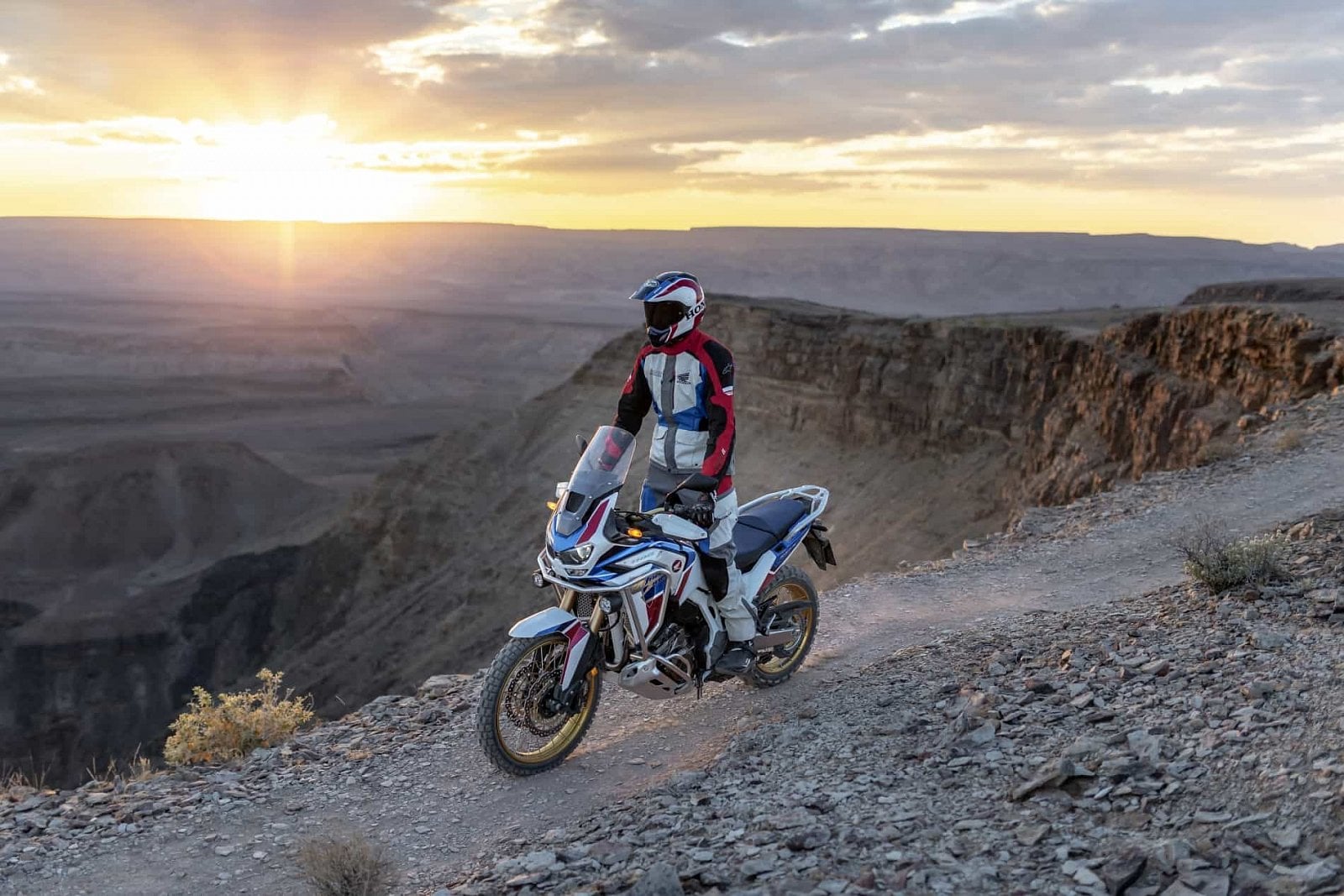 2019-09-189488_20YM_Africa_Twin_Adventure_Sports.jpg