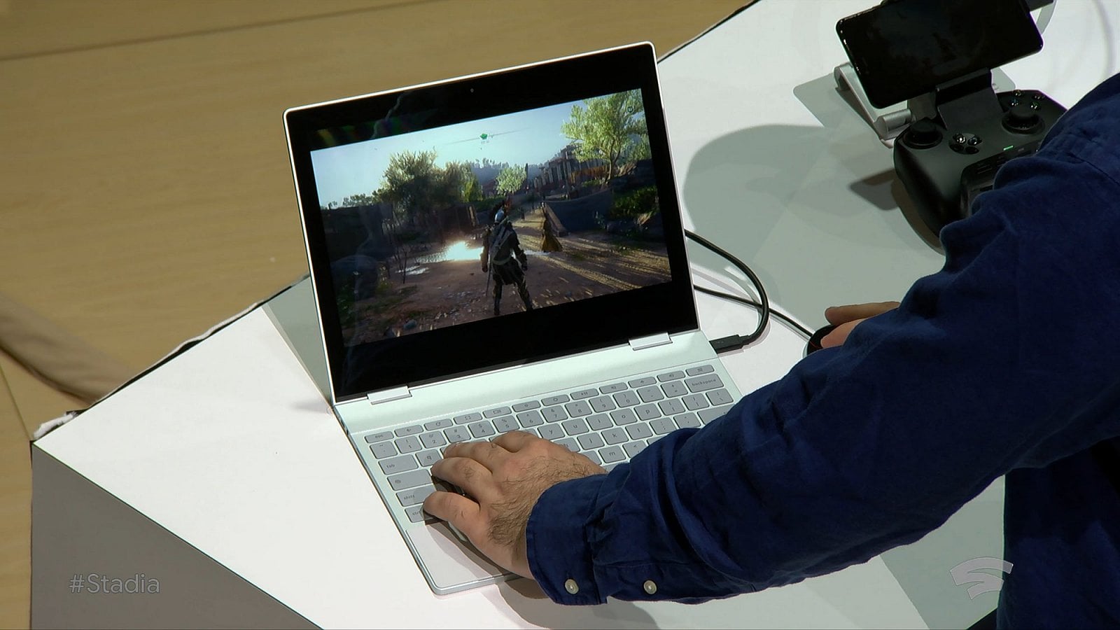 Předvedena byla hra na Chromebooku Pixel…