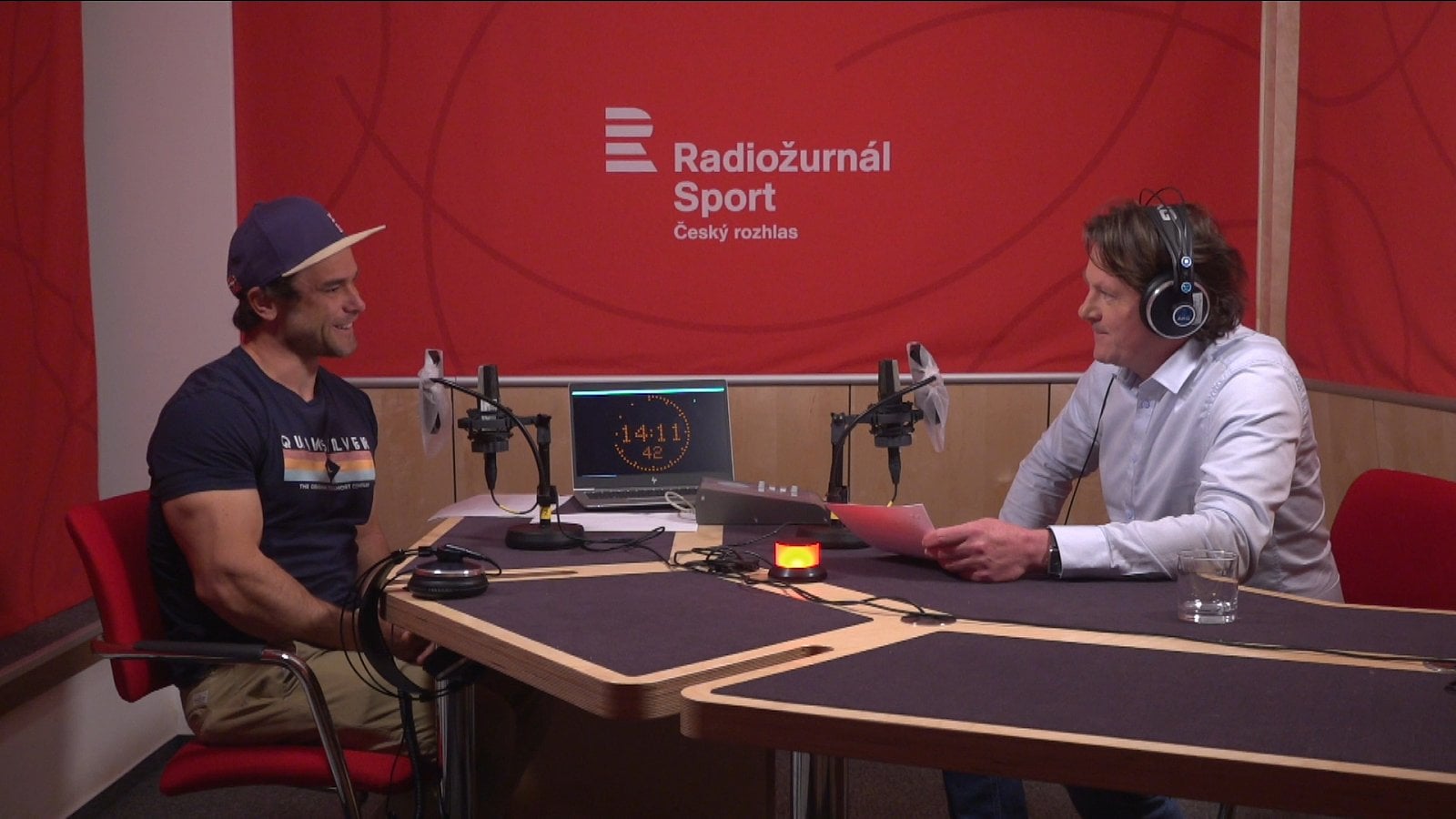 Natáčení pilotních dílů v provizorním studiu Radiožurnálu Sport