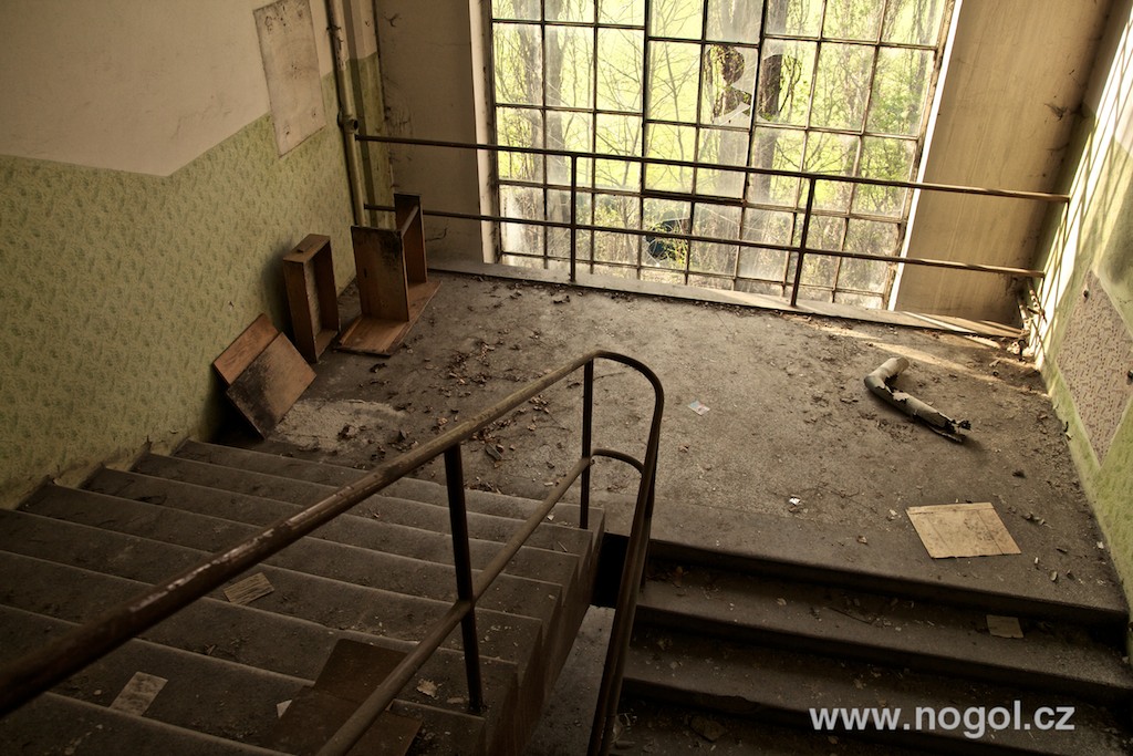 Rozpadající se továrna Praga v pražských Vysočanech