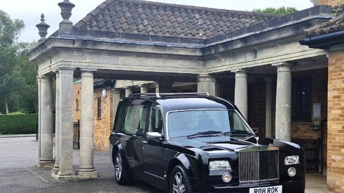 Rolls-Royce Phantom: Legendární aristokratické vozidlo se vyrábí sto let