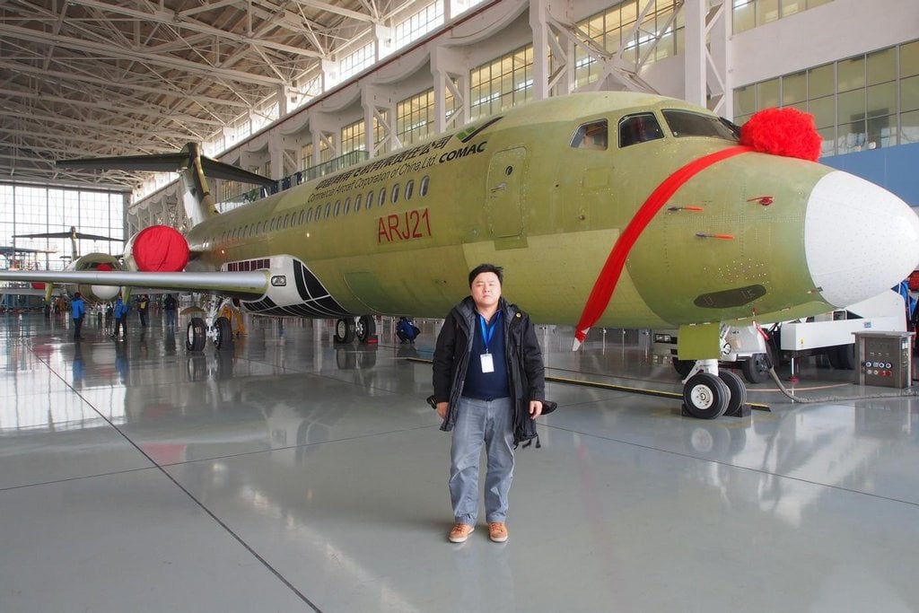 2015-09-comac-arj-21-2.jpg