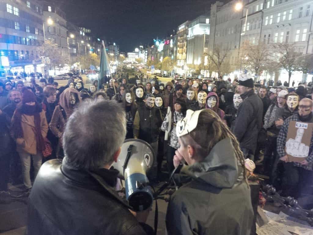 2019-02-million-mask-march-praha-5-listopadu-2013-1.jpg