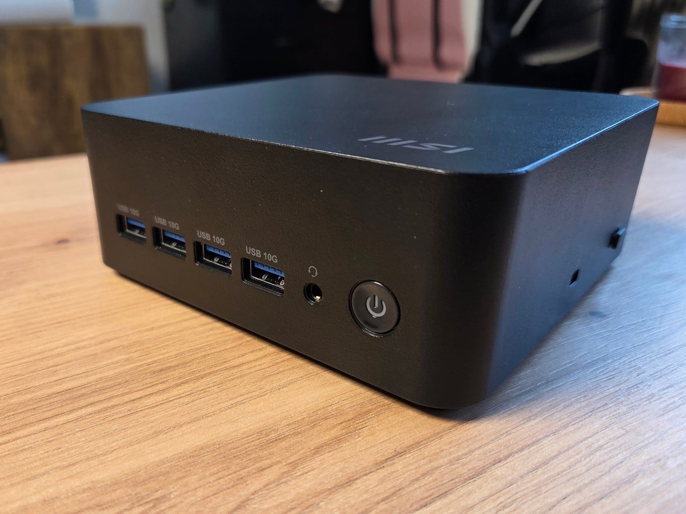 mini počítač MSI Cubi Z AI 8M