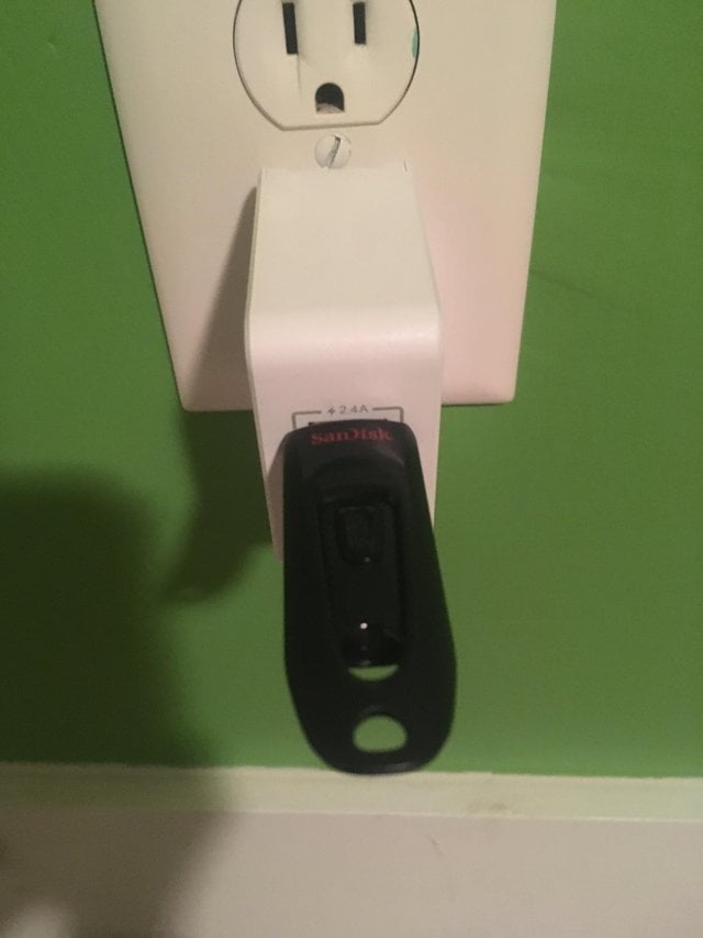 Ochránci flash disků prosí: alespoň o Vánocích nemučte své mazlíčky!