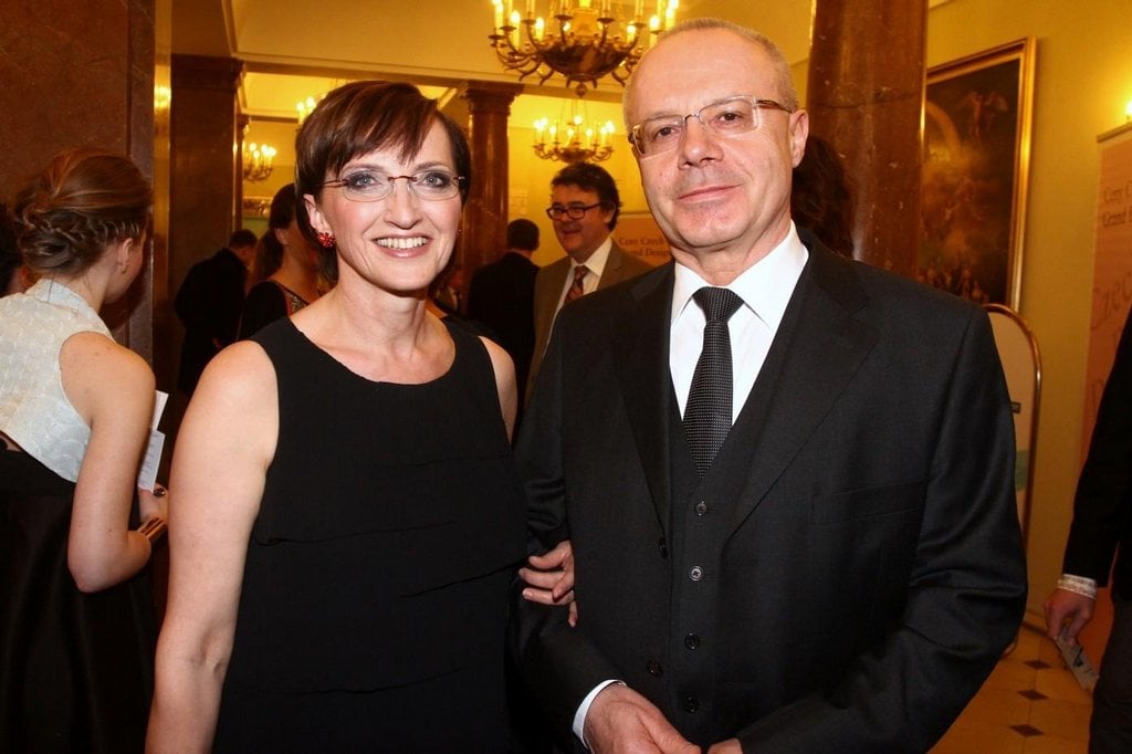 2019-07-nc3a1rodnc3ad-divadlo-protestuje-proti-odvolc3a1nc3ad-c5