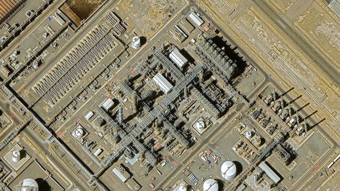 Ropný rafinérský komplex v Saúdské Arábii