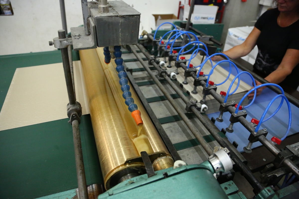 Takto se vyrábí puzzle, Dostihy a sázky i Člověče, nezlob se!