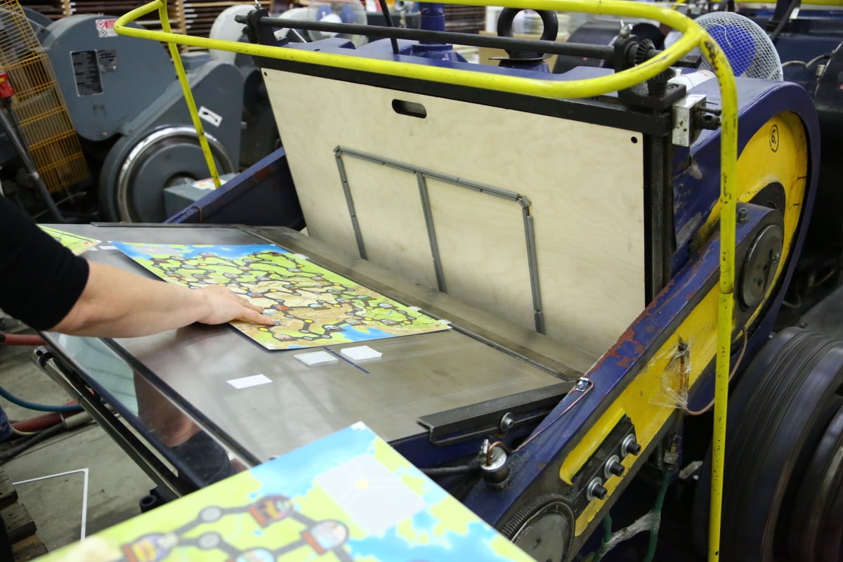 Takto se vyrábí puzzle, Dostihy a sázky i Člověče, nezlob se!