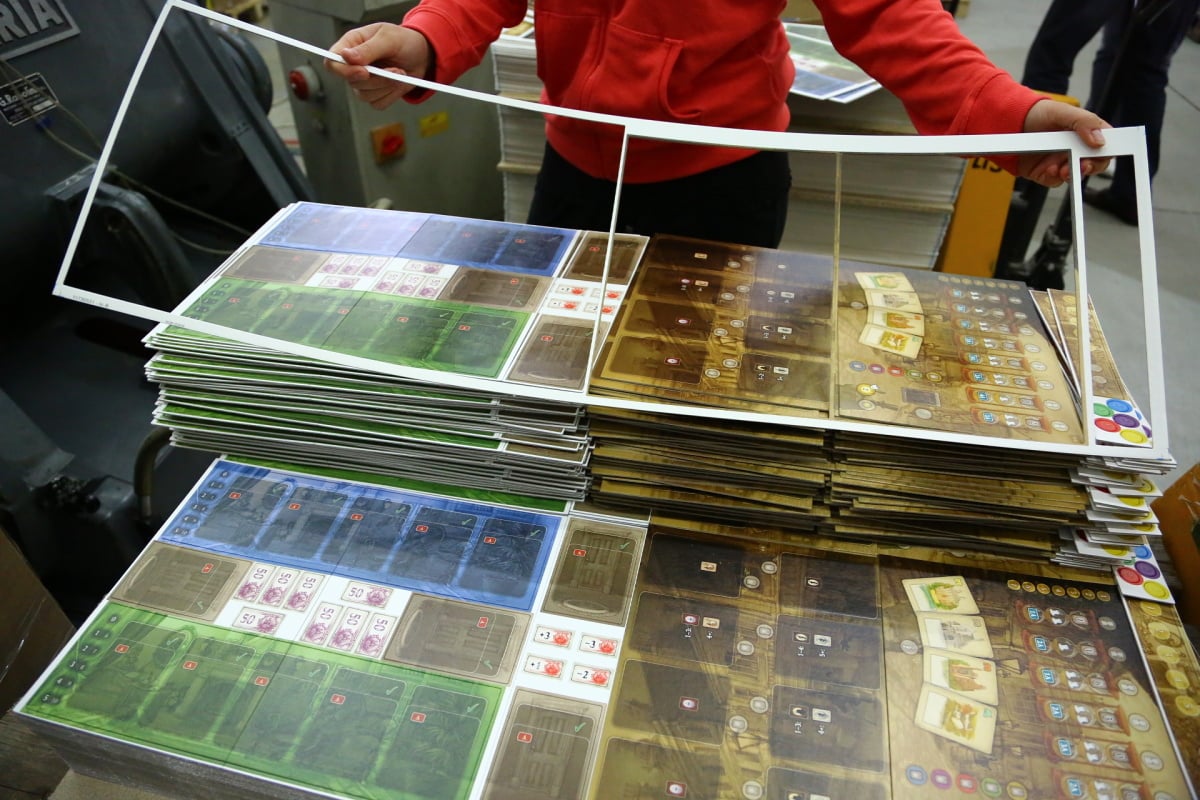 Takto se vyrábí puzzle, Dostihy a sázky i Člověče, nezlob se!