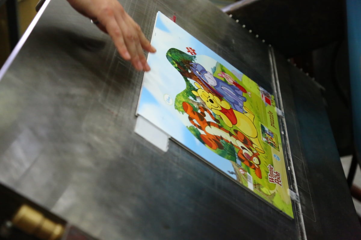 Takto se vyrábí puzzle, Dostihy a sázky i Člověče, nezlob se!