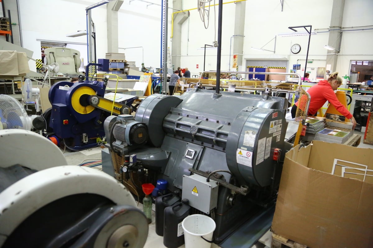 Takto se vyrábí puzzle, Dostihy a sázky i Člověče, nezlob se!