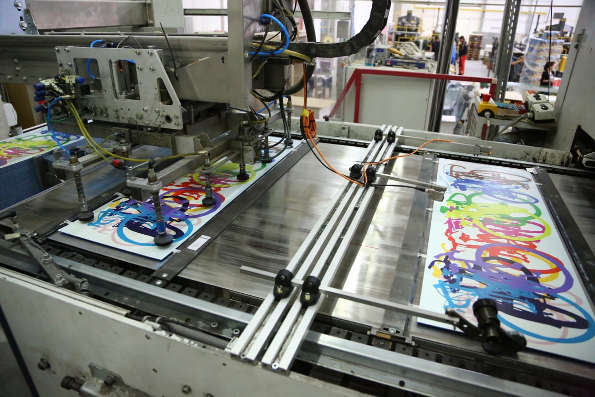 Takto se vyrábí puzzle, Dostihy a sázky i Člověče, nezlob se!