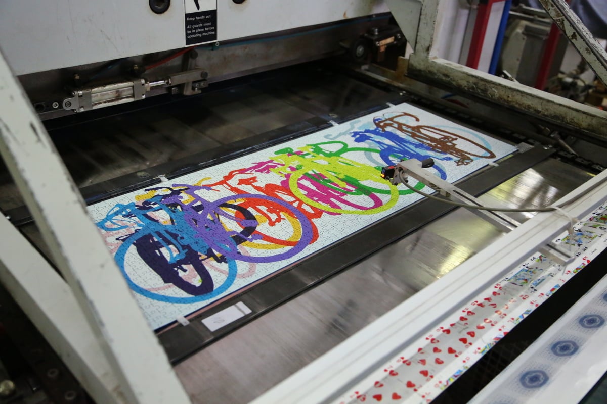 Takto se vyrábí puzzle, Dostihy a sázky i Člověče, nezlob se!