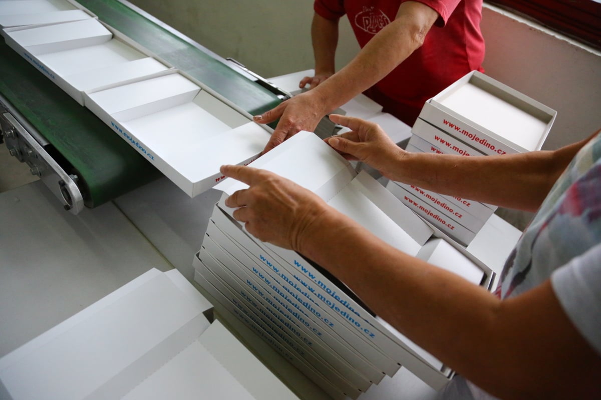 Takto se vyrábí puzzle, Dostihy a sázky i Člověče, nezlob se!