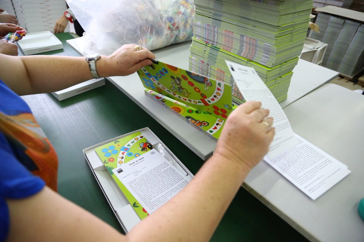 Takto se vyrábí puzzle, Dostihy a sázky i Člověče, nezlob se!