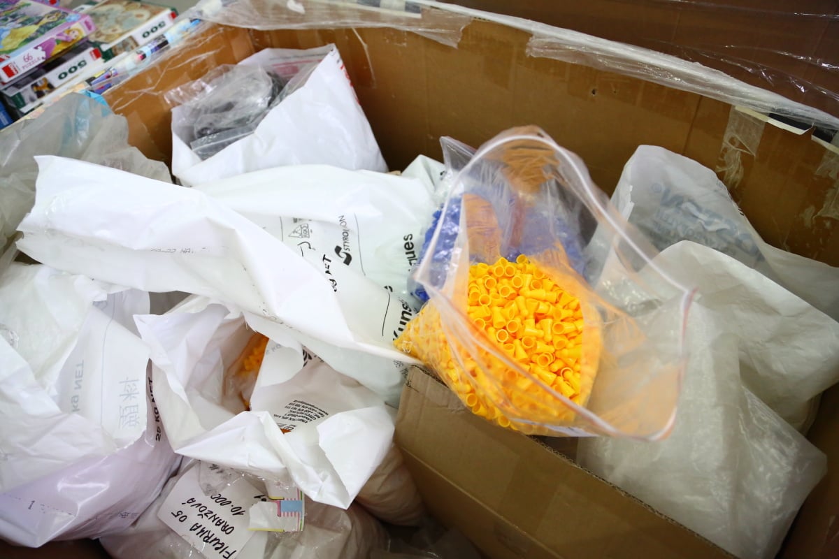 Takto se vyrábí puzzle, Dostihy a sázky i Člověče, nezlob se!