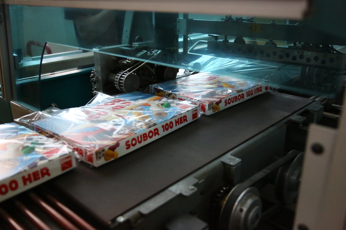 Takto se vyrábí puzzle, Dostihy a sázky i Člověče, nezlob se!