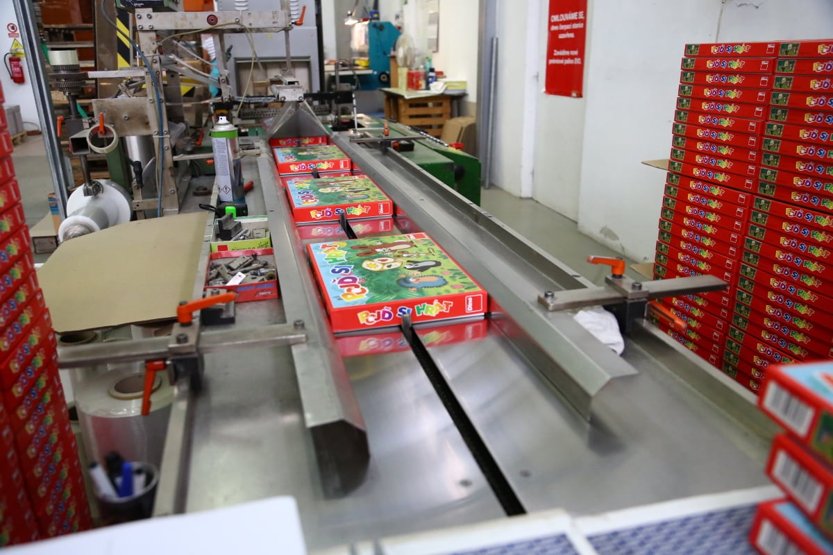 Takto se vyrábí puzzle, Dostihy a sázky i Člověče, nezlob se!