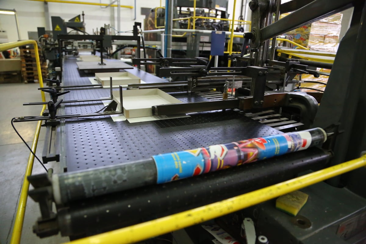 Takto se vyrábí puzzle, Dostihy a sázky i Člověče, nezlob se!