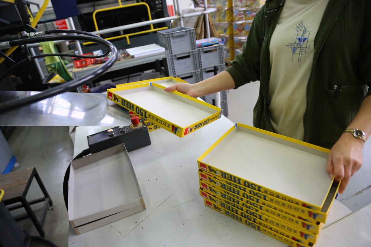 Takto se vyrábí puzzle, Dostihy a sázky i Člověče, nezlob se!