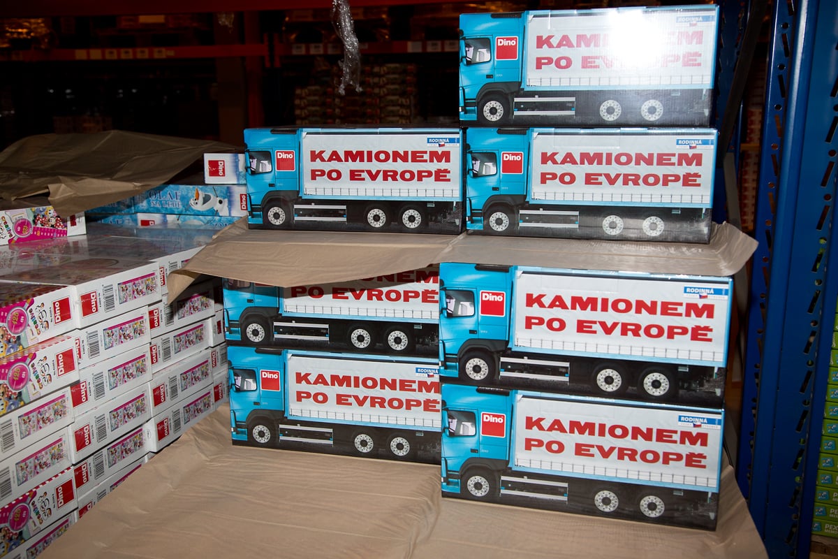 Takto se vyrábí puzzle, Dostihy a sázky i Člověče, nezlob se!