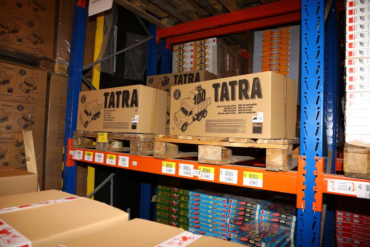 Takto se vyrábí puzzle, Dostihy a sázky i Člověče, nezlob se!